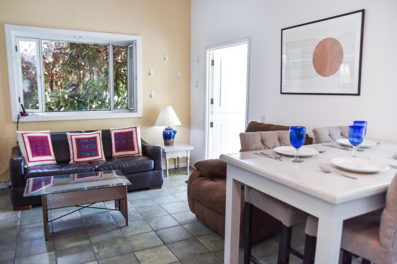 Casa Jardin-Lakeside Boutique Resort By Restavio アヒヒク エクステリア 写真