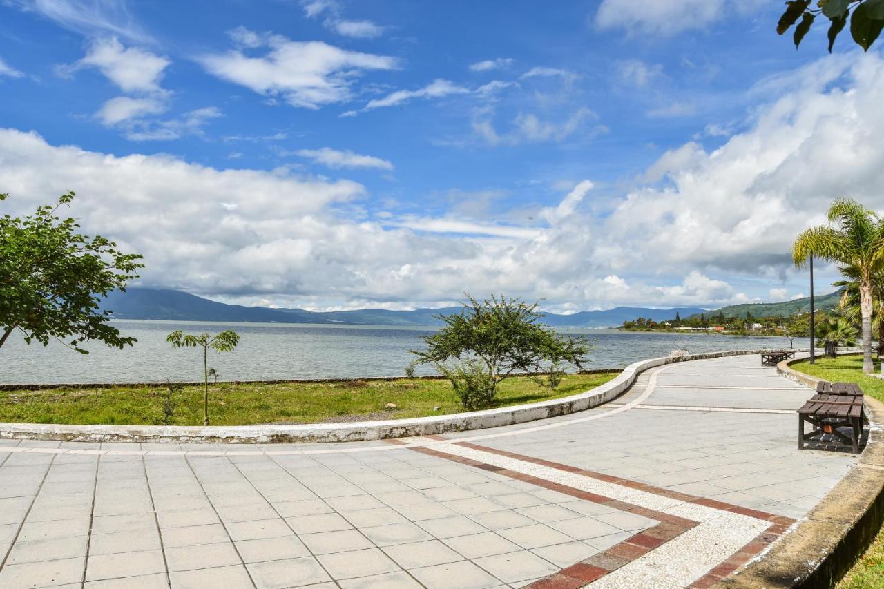 Casa Jardin-Lakeside Boutique Resort By Restavio アヒヒク エクステリア 写真
