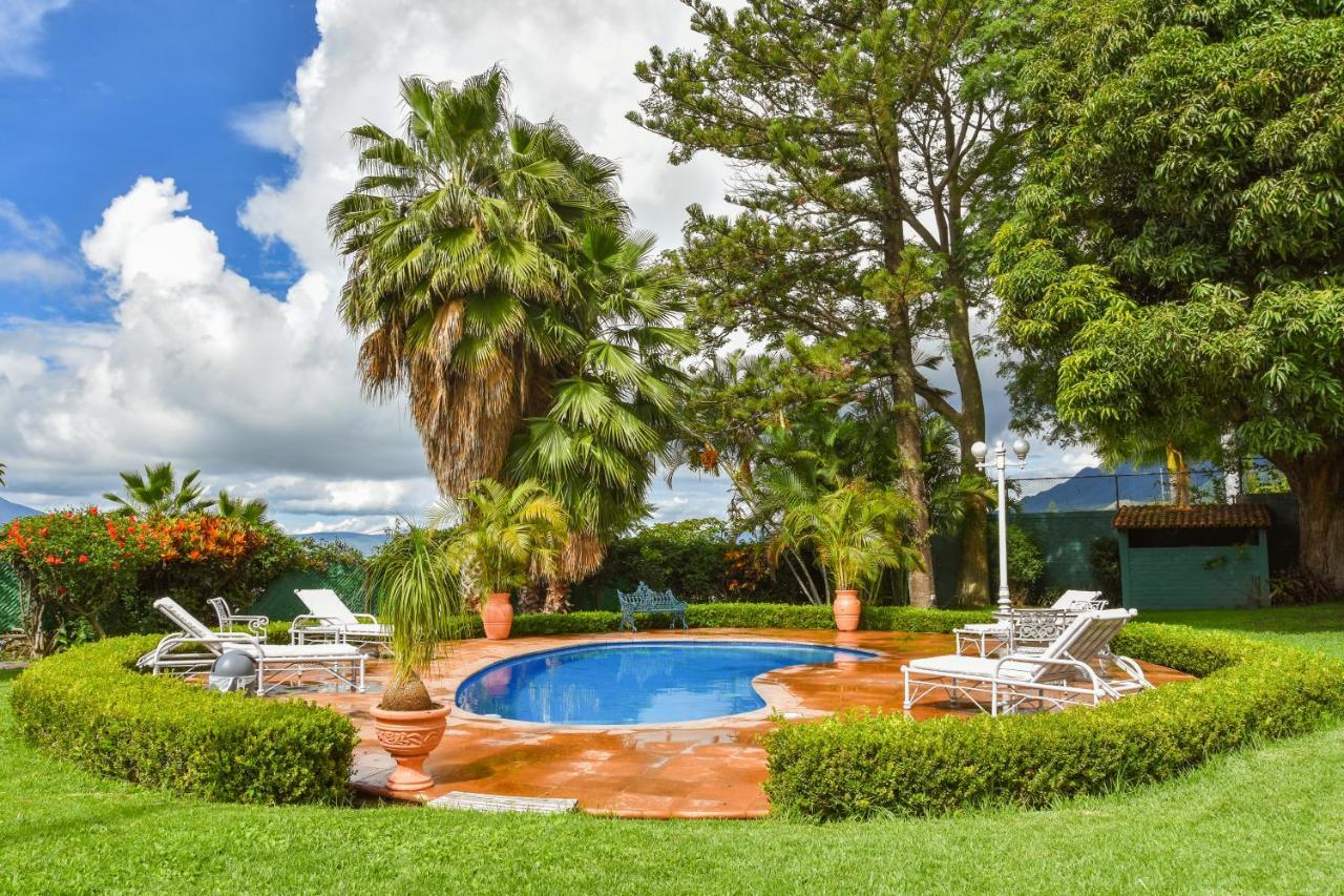 Casa Jardin-Lakeside Boutique Resort By Restavio アヒヒク エクステリア 写真