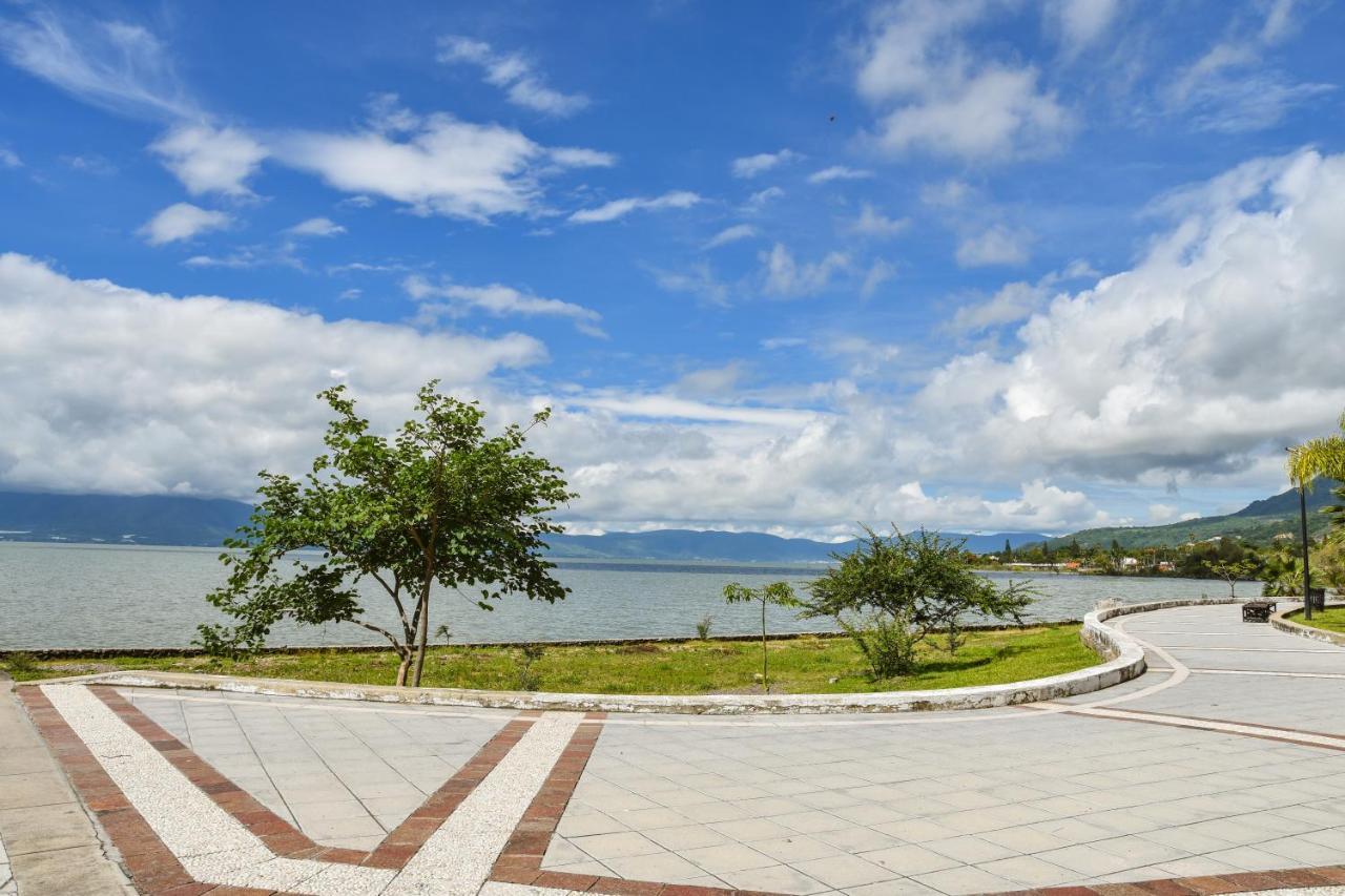 Casa Jardin-Lakeside Boutique Resort By Restavio アヒヒク エクステリア 写真