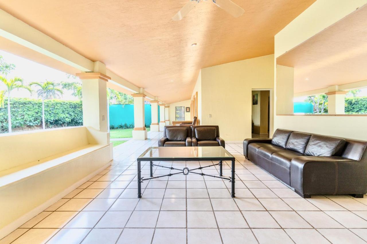 Casa Jardin-Lakeside Boutique Resort By Restavio アヒヒク エクステリア 写真