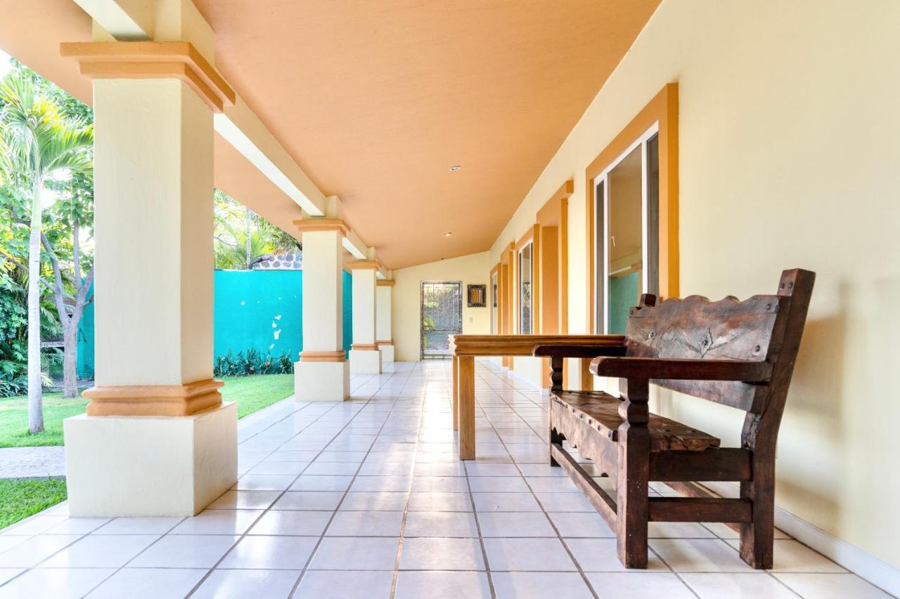 Casa Jardin-Lakeside Boutique Resort By Restavio アヒヒク エクステリア 写真